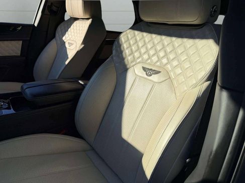 Certified 2022 Bentley Bentayga image 14