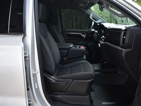 Used 2022 GMC Sierra 1500 SLE AWD/4WD image 16
