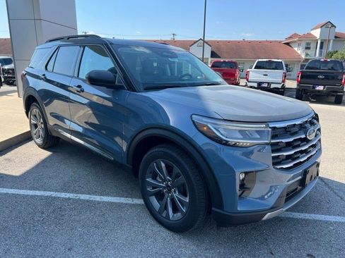 New 2025 Ford Explorer Active w/ Active Comfort Package image 7