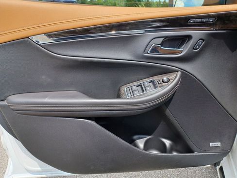 Used 2016 Chevrolet Impala LTZ w/ Enhanced Convenience Package FWD image 12