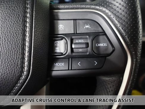 Used 2025 Toyota 4Runner TRD Off-Road image 3