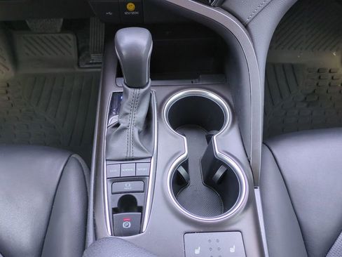 Used 2024 Toyota Camry XLE FWD image 24