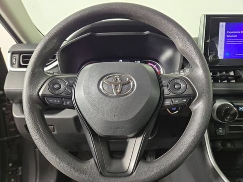 Used 2025 Toyota RAV4 XLE FWD image 21