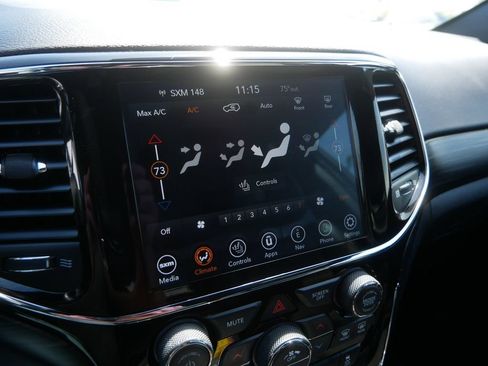 Used 2021 Jeep Grand Cherokee Laredo X AWD/4WD image 25