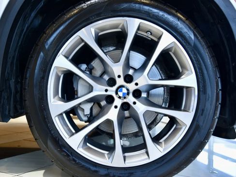 Used 2022 BMW X5 xDrive40i w/ Premium Package AWD/4WD image 9