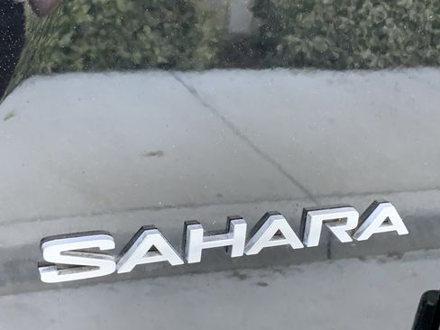 Used 2019 Jeep Wrangler Unlimited Sahara image 21