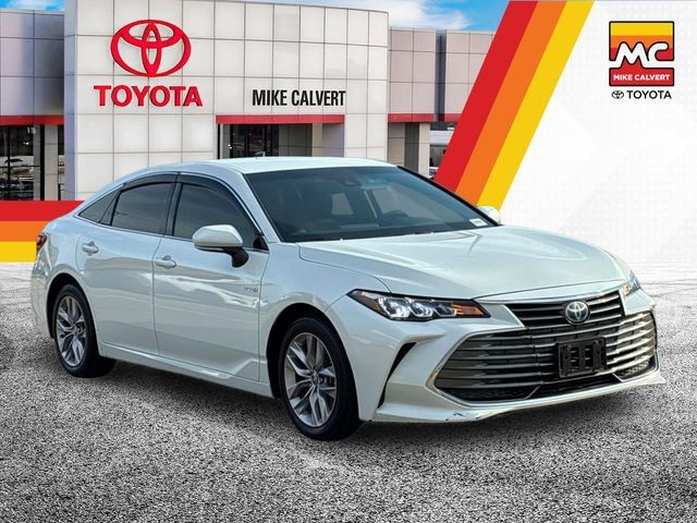 Used 2020 Toyota Avalon XLE w/ Preferred Accessory Package FWD image 7