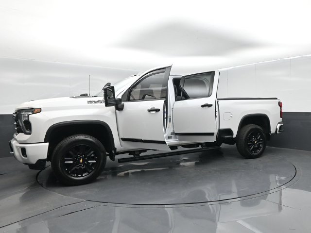 Used 2024 Chevrolet Silverado 3500 High Country w/ High Country Premium Package AWD/4WD image 65