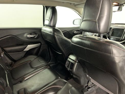 Used 2018 Jeep Cherokee Trailhawk w/ Quick Order Package 27L image 27