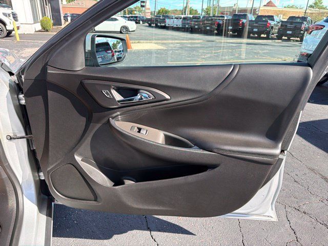 Certified 2019 Chevrolet Malibu LT w/ Leather Package FWD image 18