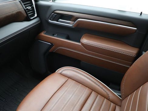 Used 2024 GMC Sierra 2500 Denali Ultimate image 40