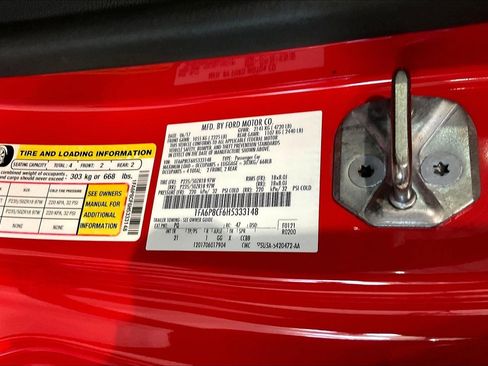 Used 2017 Ford Mustang GT w/ Enhanced Security Package RWD image 18