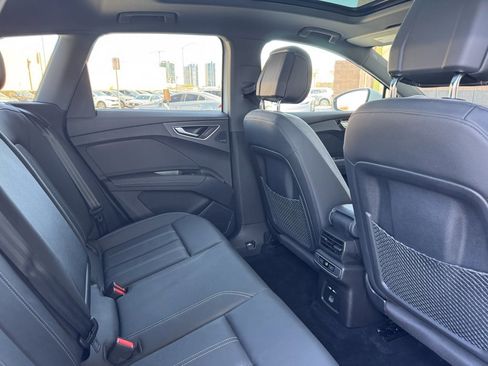 Used 2022 Audi Q4 e-tron Premium Plus w/ Premium Plus image 43
