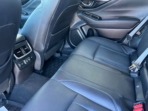 Used 2021 Subaru Outback Limited image 12