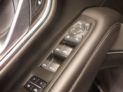 Used 2022 Chevrolet Suburban High Country w/ Premium Package image 9