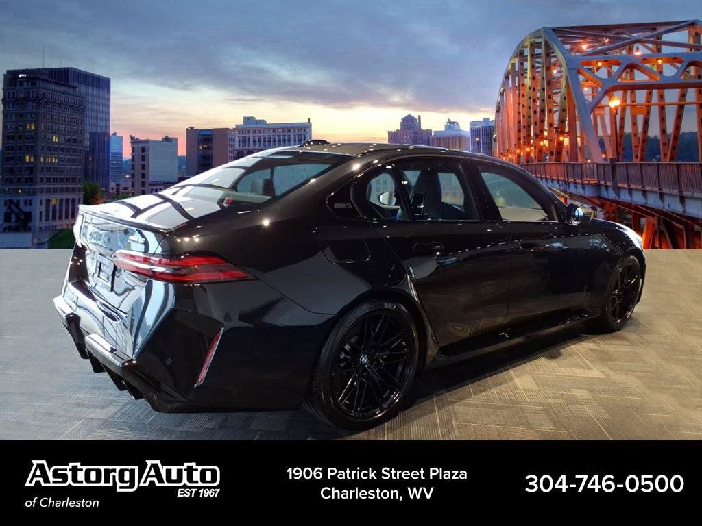 Used 2025 BMW M5 w/ Carbon Package AWD/4WD image 3