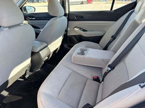 Used 2024 Nissan Altima 2.5 SV image 18