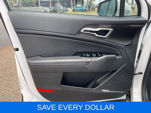Used 2024 Kia Sportage EX FWD image 12