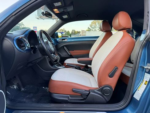 Used 2016 Volkswagen Beetle 1.8T Classic FWD image 14