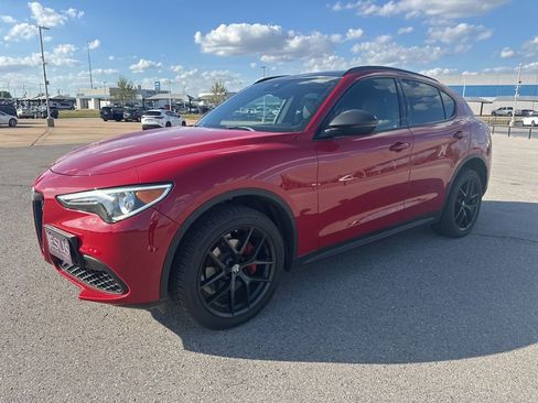 Used 2019 Alfa Romeo Stelvio Ti Sport w/ Quick Order Package 22S Sport image 1