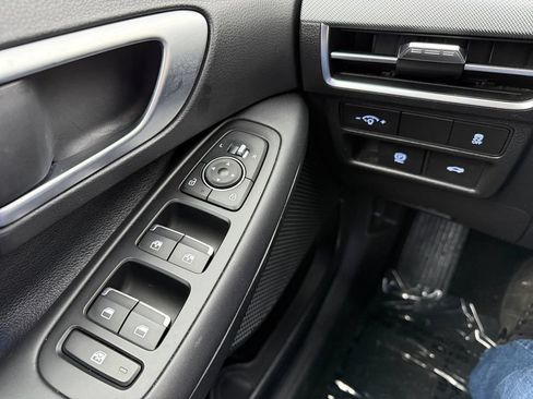 Used 2025 Hyundai Sonata SEL FWD image 19