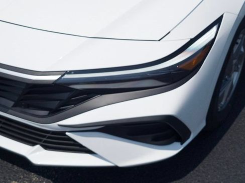 New 2026 Hyundai Elantra SE FWD image 9