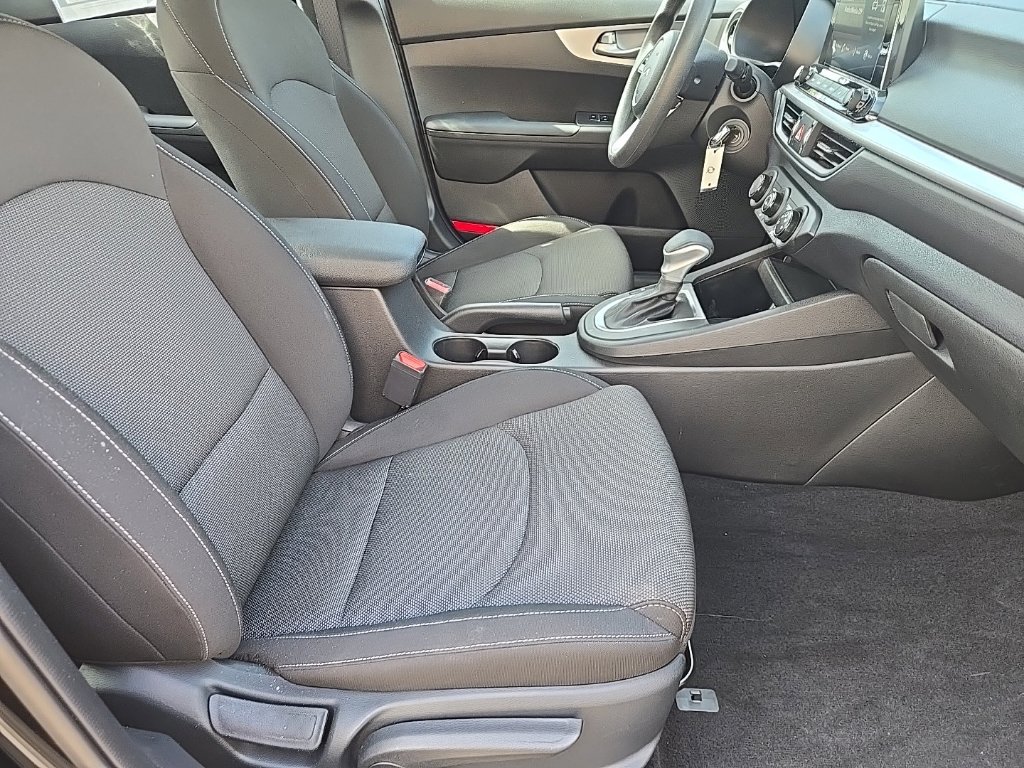 Used 2024 Kia Forte LXS w/ LXS Technology Package FWD image 24