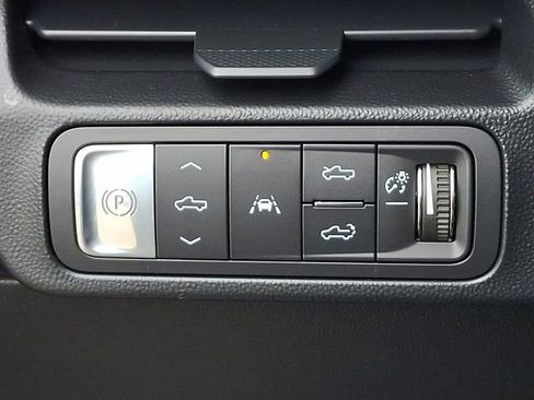 Used 2025 GMC Sierra EV Denali image 27