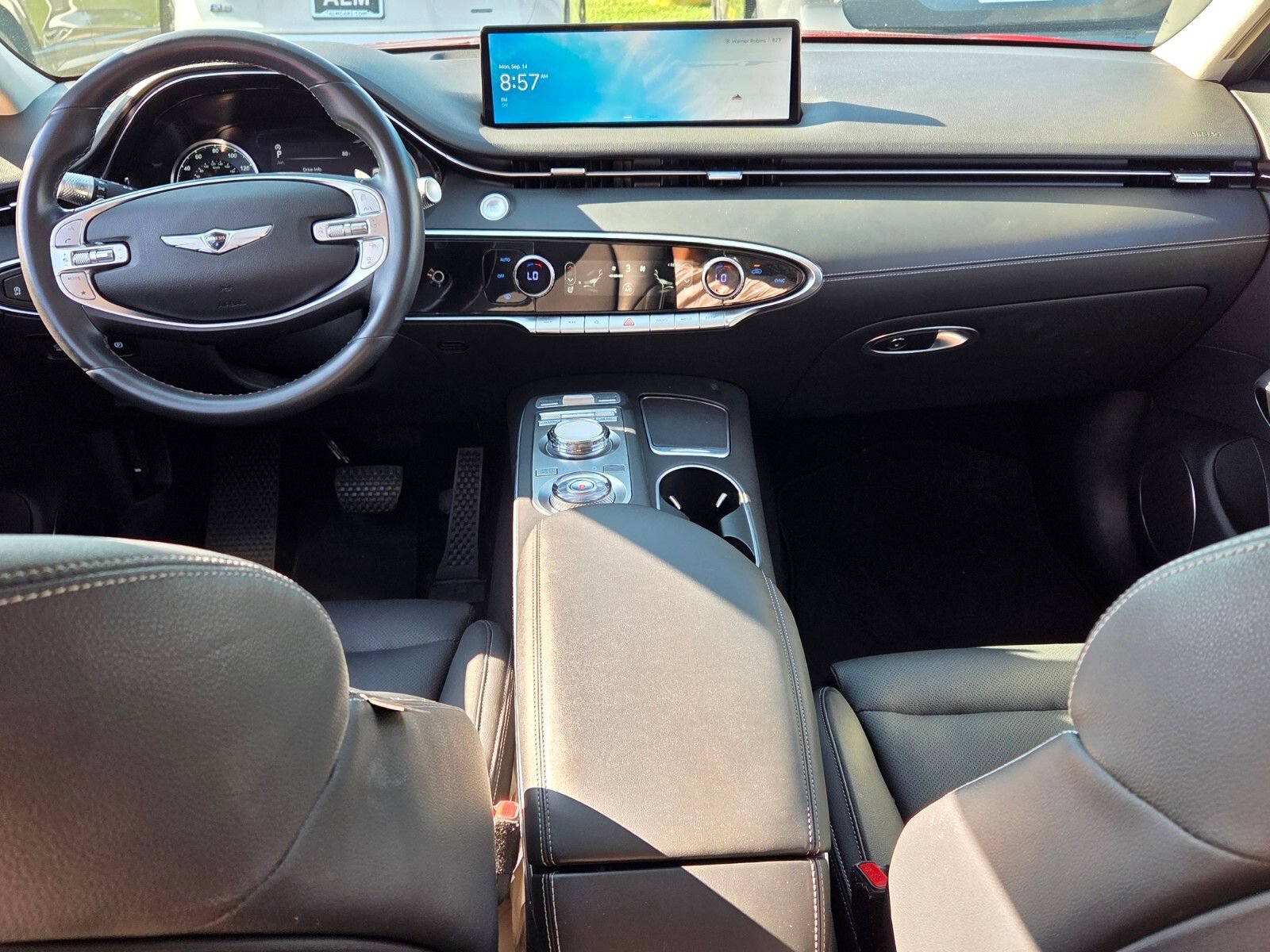 Used 2025 Genesis GV70 2.5T AWD/4WD image 8