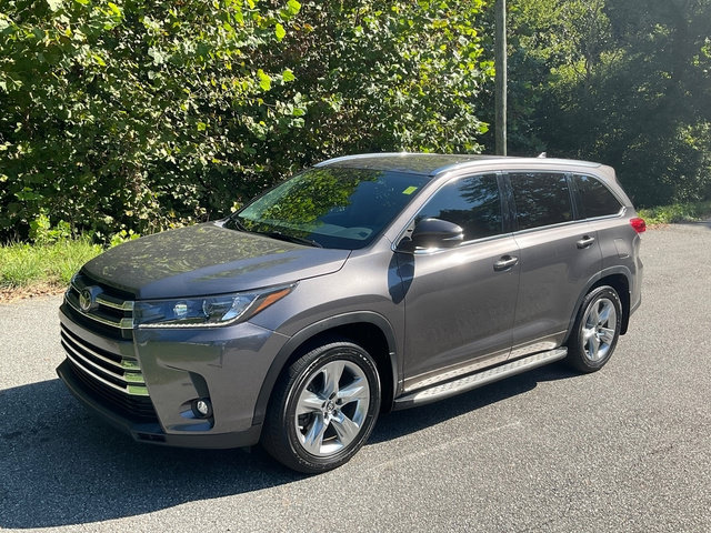 Used 2019 Toyota Highlander Limited AWD/4WD image 2