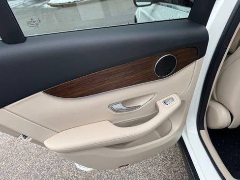 Used 2021 Mercedes-Benz GLC 300 4MATIC image 37