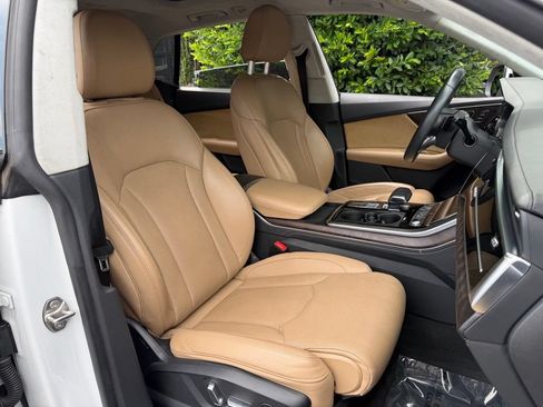 Used 2019 Audi Q8 Prestige w/ Luxury Package AWD/4WD image 35