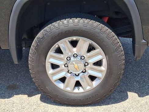 Used 2024 Chevrolet Silverado 2500 High Country w/ High Country Premium Package AWD/4WD image 28