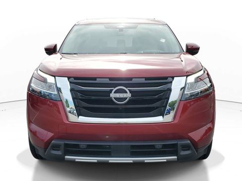 Used 2023 Nissan Pathfinder Platinum w/ Cargo Package AWD/4WD image 2