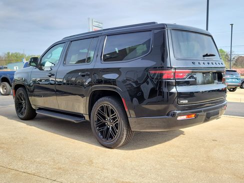 Used 2024 Jeep Wagoneer Series II w/ Convenience Group I AWD/4WD image 3