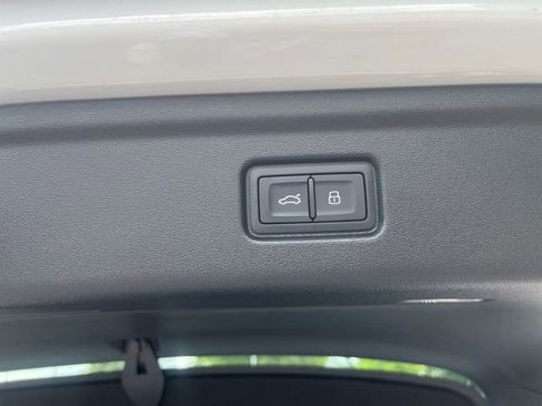 New 2025 Audi A6 e-tron Premium Plus image 28