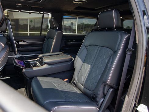 Used 2024 Jeep Grand Wagoneer L Series III w/ Rear Seat Video Group 1 AWD/4WD image 9