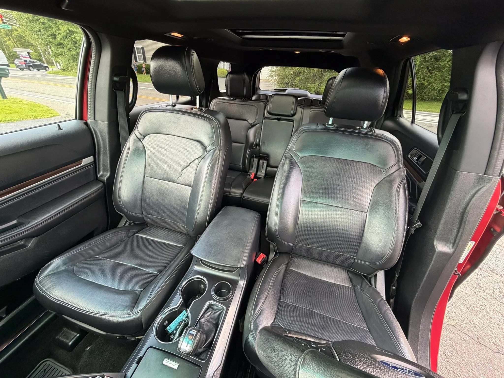Used 2016 Ford Explorer Limited w/ Equipment Group 301A FWD image 14