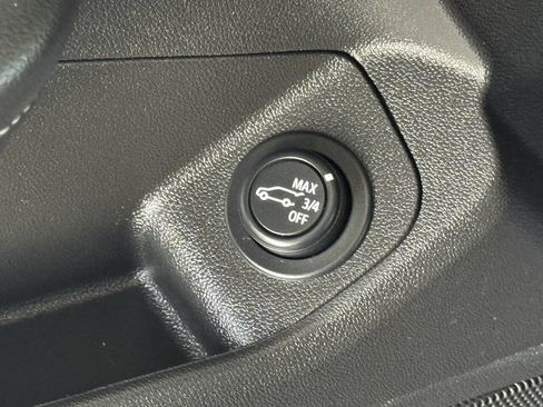 Used 2023 GMC Terrain SLT w/ Tech Package FWD image 24