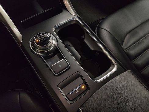 Used 2019 Ford Fusion SEL image 26