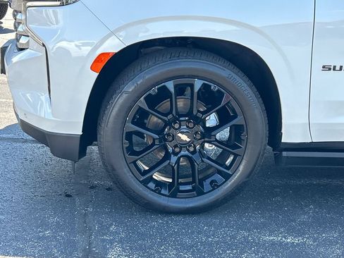 Certified 2022 Chevrolet Suburban High Country w/ LPO, Illumination Package AWD/4WD image 13