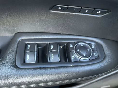 Used 2022 Cadillac XT6 Sport w/ Technology Package image 18