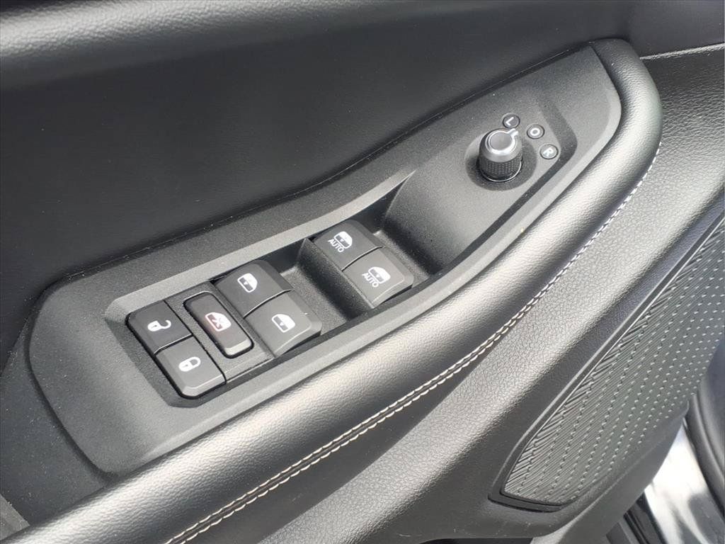 Used 2023 Jeep Grand Cherokee Limited AWD/4WD image 19
