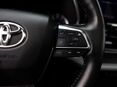 Used 2021 Toyota Highlander Platinum image 15