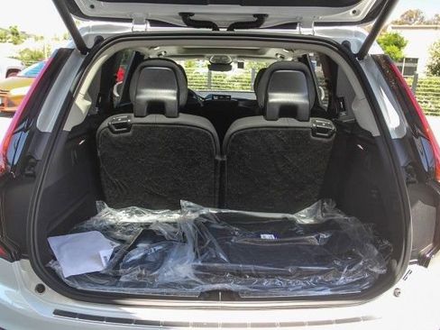 New 2025 Volvo XC90 B5 Plus w/ Protection Package Premier image 23