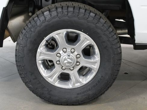 Used 2024 RAM 2500 Big Horn AWD/4WD image 14