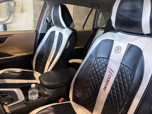 Used 2021 Toyota RAV4 LE image 22