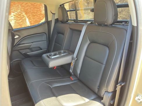 Used 2022 Chevrolet Colorado Z71 w/ Safety Package AWD/4WD image 19