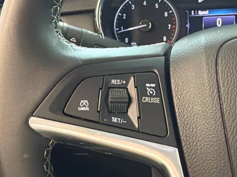 Used 2022 Buick Encore Preferred FWD image 34