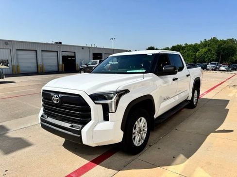 Used 2026 Toyota Tundra SR5 w/ SR5 Convenience Package AWD/4WD image 3